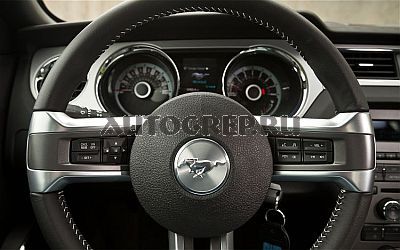 Панель приборов Форд Мустанг GT 2013
